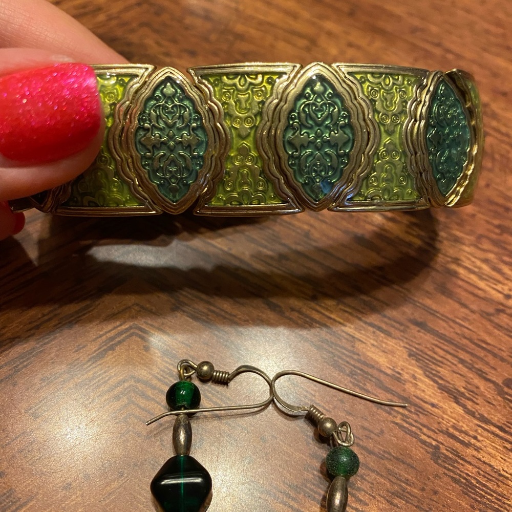 Green bracelet and earrings